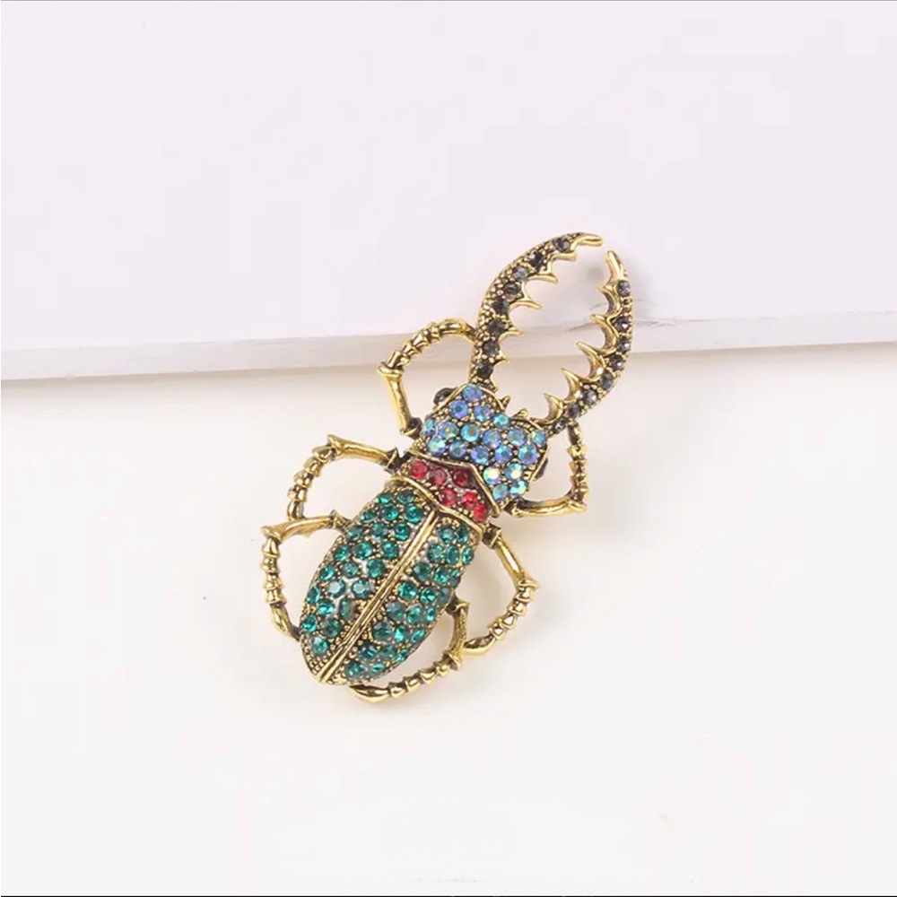 Sparkly Stag Beetle Insect Pin Brooch Gold-tone
